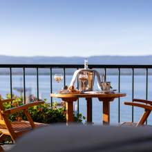 Balcon avec vue sur le Lac Léman proche Hôtel Restaurant du Port