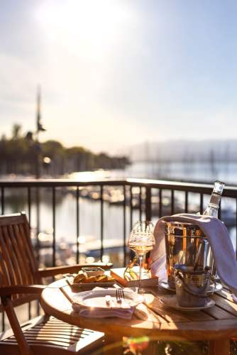 Hotel im Genfer See  - Balkon Hôtel Restaurant du Port