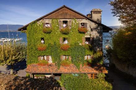 Extérieur de l'Hôtel Restaurant du Port avec vue sur le Lac Léman, Hôtel entre Genève et Thonon les Bains